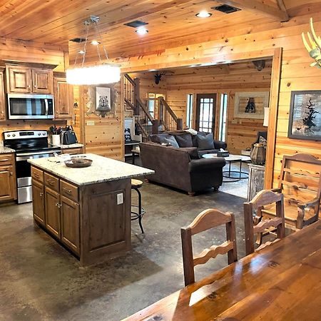 4Br/3Bth Family Cabin With A Hot Tub, Sleeps 14 布罗肯鲍 外观 照片