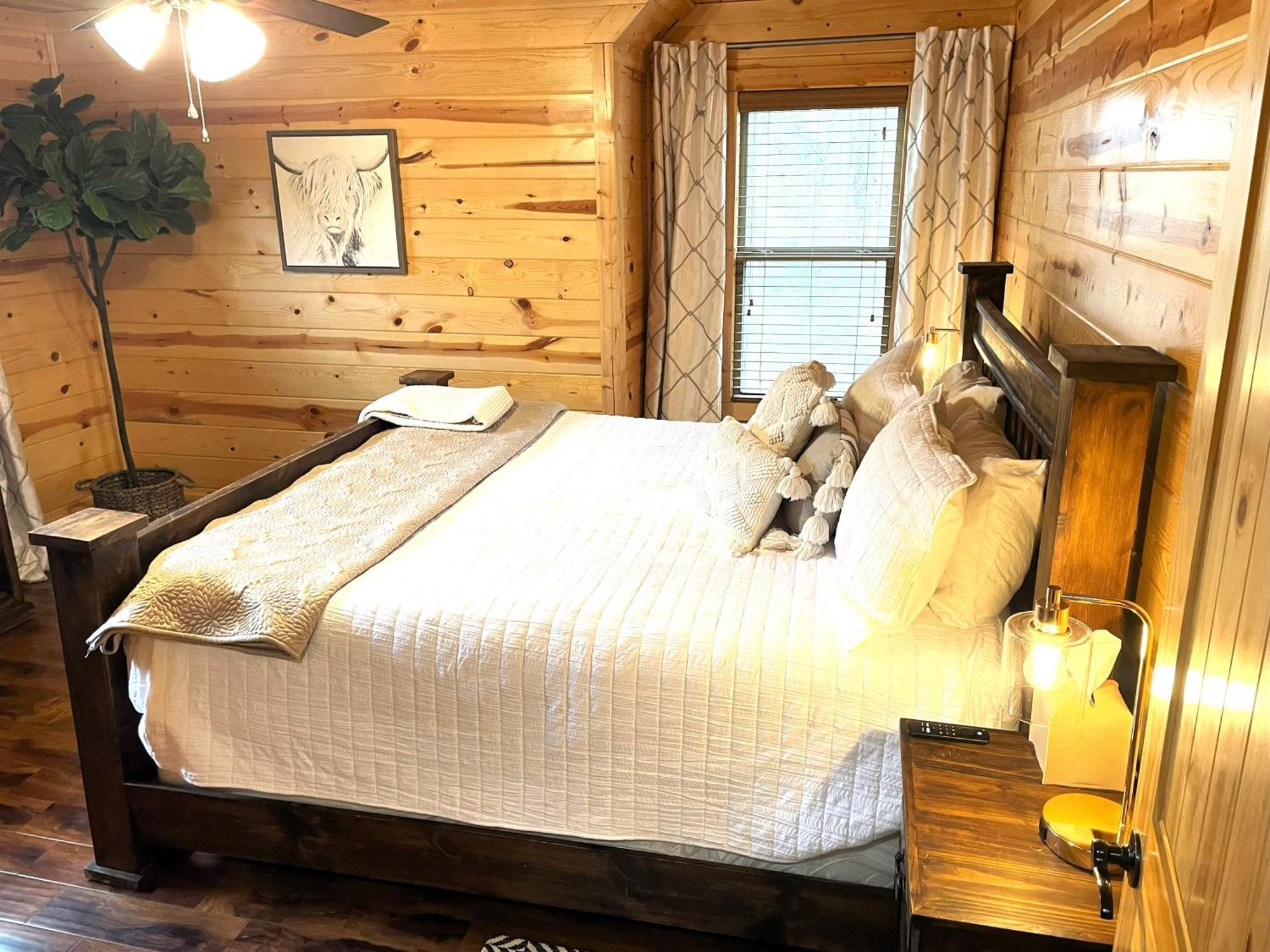 4Br/3Bth Family Cabin With A Hot Tub, Sleeps 14 布罗肯鲍 外观 照片
