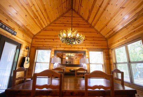 4Br/3Bth Family Cabin With A Hot Tub, Sleeps 14 布罗肯鲍 外观 照片
